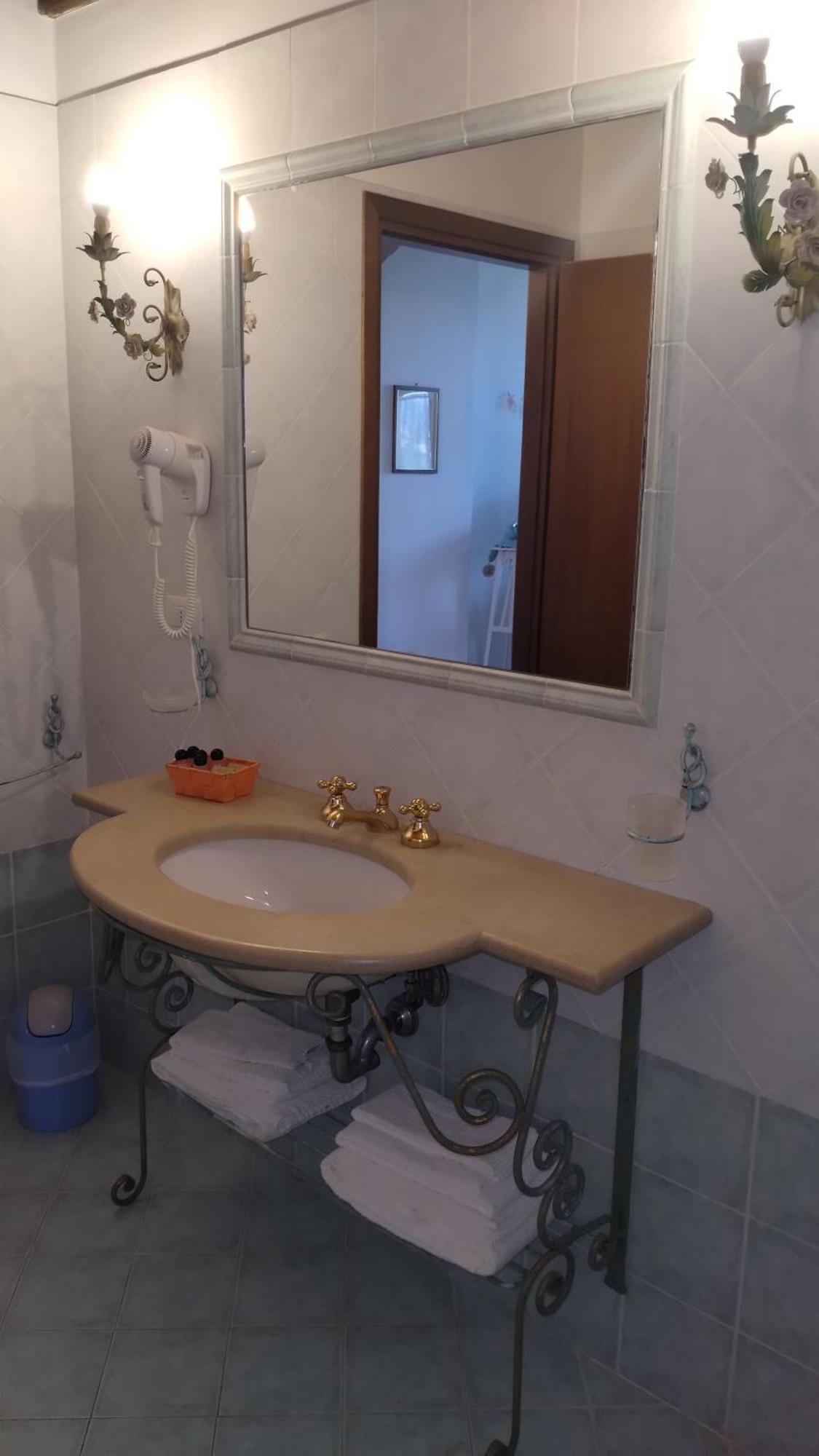 Апарт готель Podere Tre Cipressi Кампілья-Мариттіма Екстер'єр фото